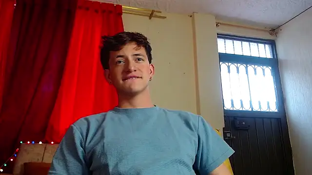 Snapshot of GabyThoms chatting on January 2025 08:02:01 PM GabyThoms online show from January 2025 08:02:01 PM