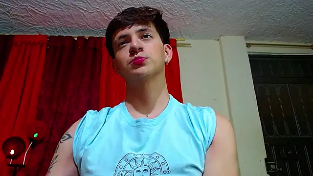 Snapshot of GabyThoms chatting on January 2025 08:54:01 AM GabyThoms online show from January 2025 08:54:01 AM