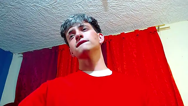 Snapshot of GabyThoms chatting on January 2025 11:45:02 PM GabyThoms online show from January 2025 11:45:02 PM