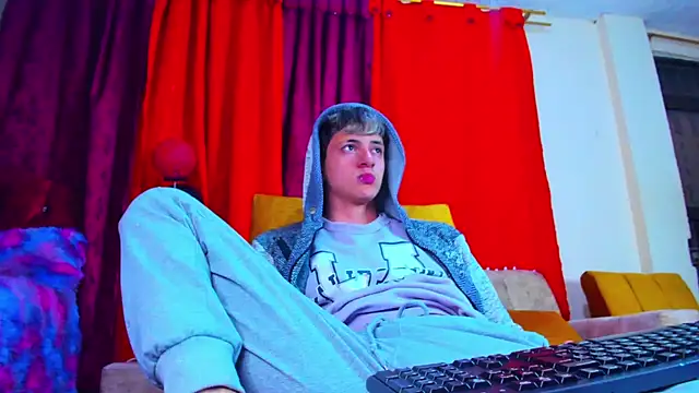 Snapshot of GabyThoms chatting on February 2025 04:14:02 AM GabyThoms online show from February 2025 04:14:02 AM