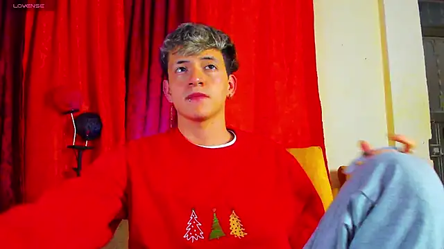 Snapshot of GabyThoms chatting on February 2025 01:47:01 AM GabyThoms online show from February 2025 01:47:01 AM