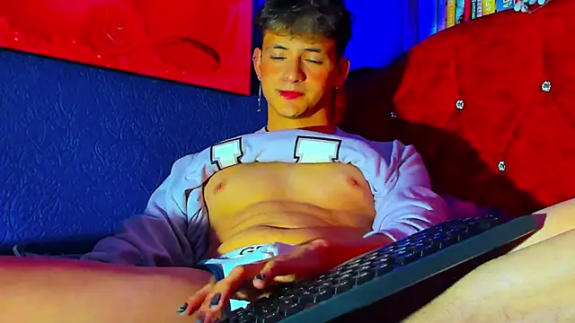 Snapshot of GabyThoms chatting on February 2025 08:38:02 PM GabyThoms online show from February 2025 08:38:02 PM