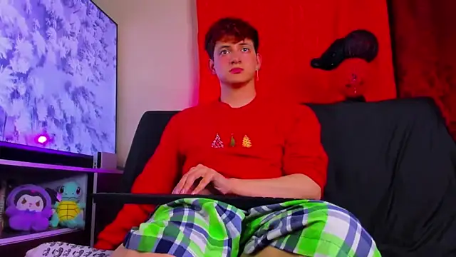 Snapshot of GabyThoms chatting on December 2025 10:40:02 PM GabyThoms online show from December 2025 10:40:02 PM