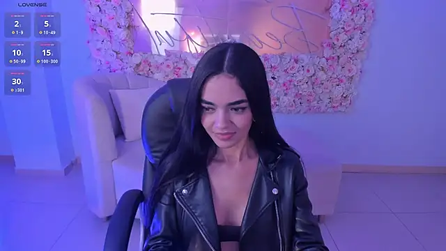 Snapshot of LucianaMillerX chatting on December 2024 07:15:01 AM LucianaMillerX online show from December 2024 07:15:01 AM