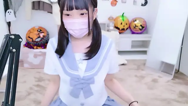 Snapshot of x-naru-x chatting on October 2025 04:00:01 PM x-naru-x online show from October 2025 04:00:01 PM