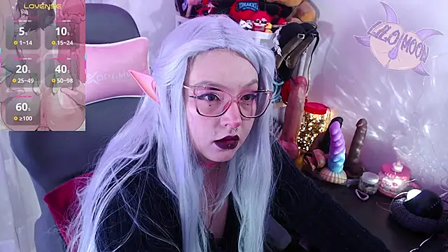 LiloMoon69 online show from October 2025 02:17:02 PM