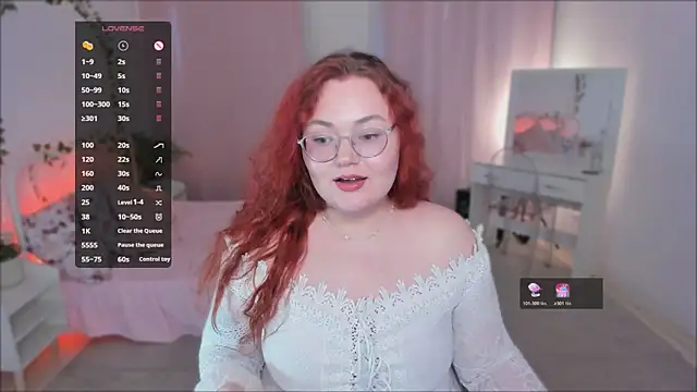 Lana Bananass online show from June 2026 04:17:02 PM