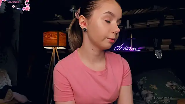 DominikaElis online show from February 2025 07:38:02 PM