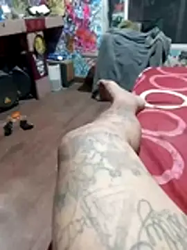 Hucharlyboym online show from April 2026 11:17:01 AM