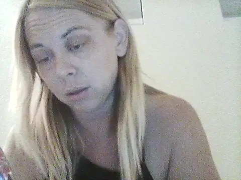 Snapshot of burrkitty chatting on December 2025 06:28:01 AM burrkitty online show from December 2025 06:28:01 AM