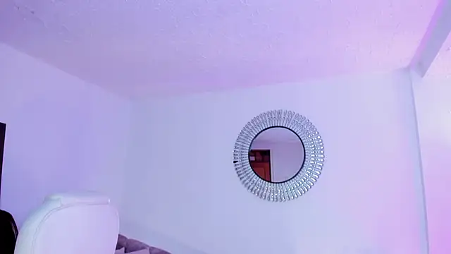 amelie jhons online show from January 2025 10:01:01 PM