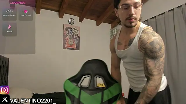 Valentino Xander online show from October 2025 04:54:01 AM