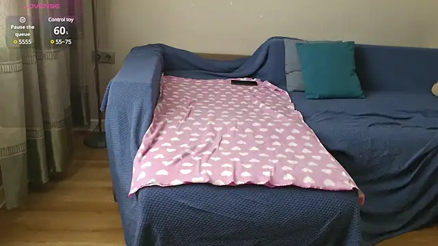 Snapshot of MilaaMilaa chatting on February 2025 02:40:02 AM MilaaMilaa online show from February 2025 02:40:02 AM