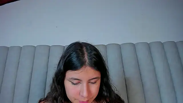 Snapshot of EngelStone chatting on February 2025 11:27:01 PM EngelStone online show from February 2025 11:27:01 PM