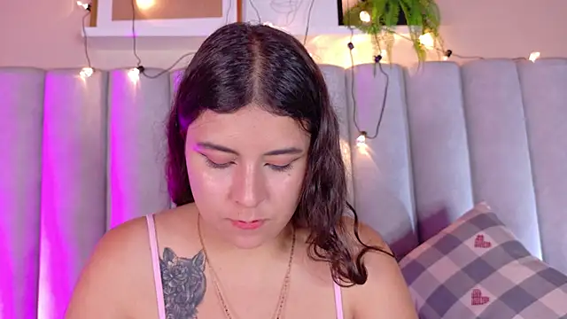 Snapshot of EngelStone chatting on September 2025 08:32:02 PM EngelStone online show from September 2025 08:32:02 PM