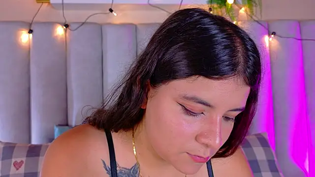 Snapshot of EngelStone chatting on September 2025 07:30:02 PM EngelStone online show from September 2025 07:30:02 PM