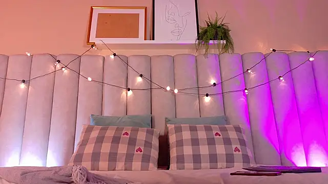 Snapshot of EngelStone chatting on November 2025 07:46:02 PM EngelStone online show from November 2025 07:46:02 PM