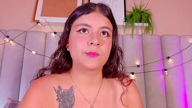 Snapshot of EngelStone chatting on November 2025 07:36:02 PM EngelStone online show from November 2025 07:36:02 PM