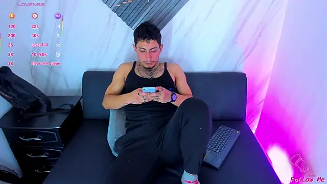 Piggy Eddy online show from December 2025 08:29:01 PM