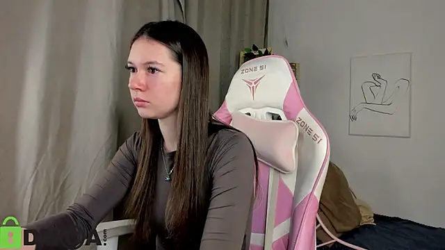 Nicole Charm online show from October 2025 09:02:02 PM