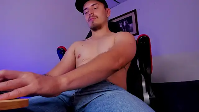 james connor2 online show from December 2024 09:30:02 PM