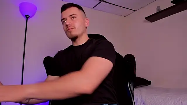 Snapshot of james_connor2 chatting on November 2025 07:10:01 PM james connor2 online show from November 2025 07:10:01 PM