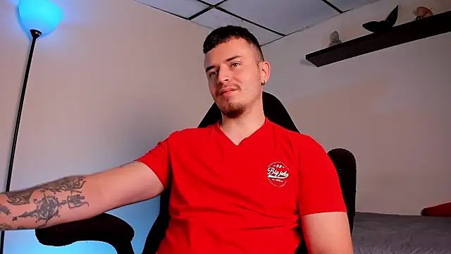 Snapshot of james_connor2 chatting on January 2026 06:42:02 PM james connor2 online show from January 2026 06:42:02 PM