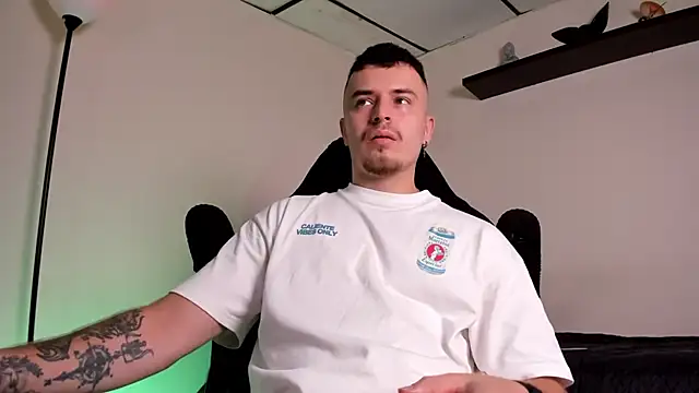 Snapshot of james_connor2 chatting on February 2026 07:31:01 PM james connor2 online show from February 2026 07:31:01 PM