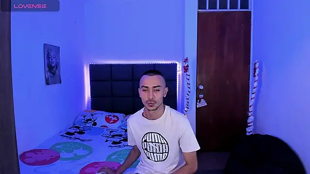 steven hott8 online show from December 2024 03:13:02 AM