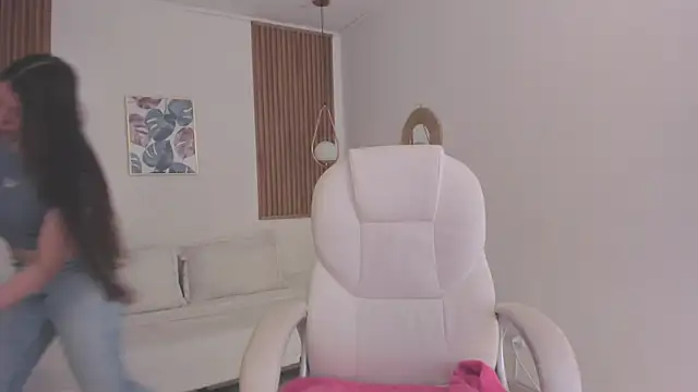 Snapshot of TiffanyWright chatting on December 2025 01:26:01 PM TiffanyWright online show from December 2025 01:26:01 PM