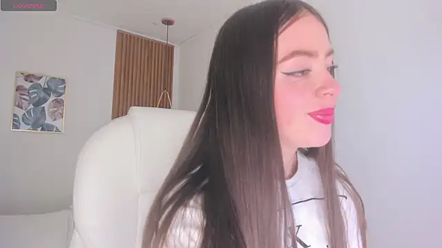 Snapshot of TiffanyWright chatting on February 2026 01:53:02 PM TiffanyWright online show from February 2026 01:53:02 PM