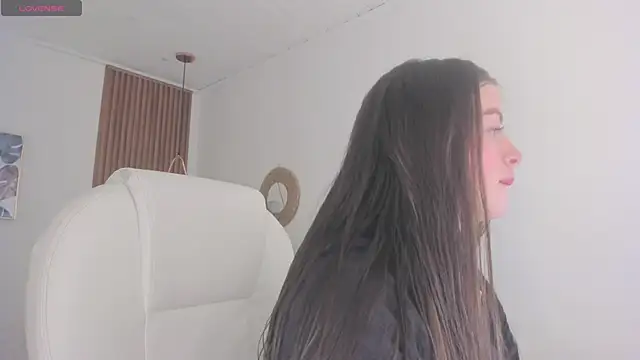 Snapshot of TiffanyWright chatting on February 2026 01:21:02 PM TiffanyWright online show from February 2026 01:21:02 PM