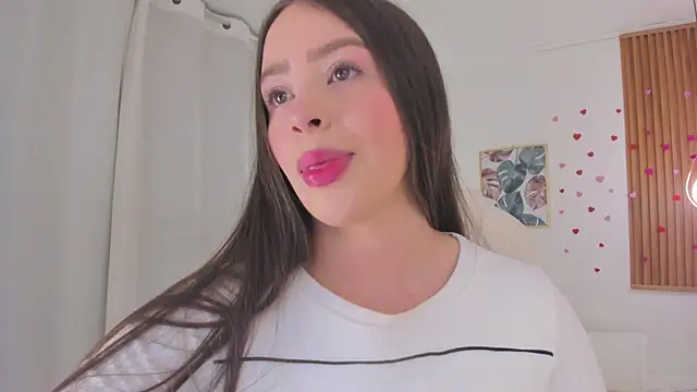 Snapshot of TiffanyWright chatting on February 2026 01:18:02 PM TiffanyWright online show from February 2026 01:18:02 PM