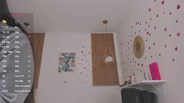 Snapshot of TiffanyWright chatting on April 2026 12:28:01 PM TiffanyWright online show from April 2026 12:28:01 PM