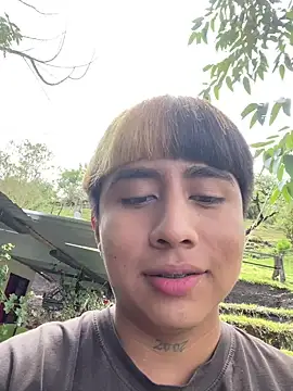 Snapshot of FlpGmz chatting on October 2025 04:07:02 PM FlpGmz online show from October 2025 04:07:02 PM