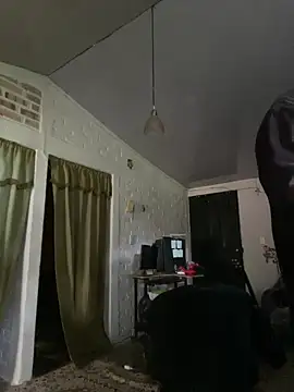 Snapshot of FlpGmz chatting on October 2025 05:46:02 PM FlpGmz online show from October 2025 05:46:02 PM