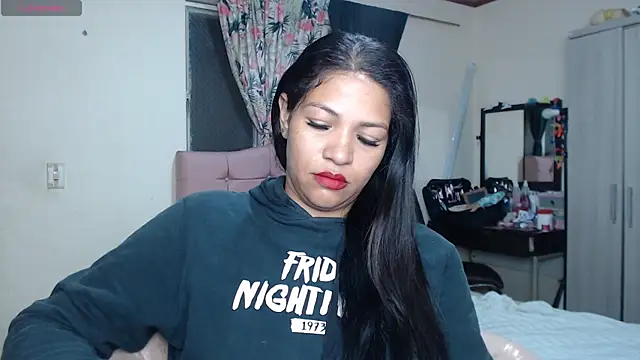 Snapshot of makennaa_ chatting on July 2026 10:39:01 AM makennaa online show from July 2026 10:39:01 AM