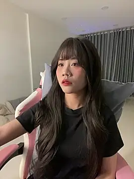 -rosiie- online show from February 2025 02:20:01 PM