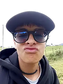 Cuervo maniaco online show from February 2025 03:54:01 PM