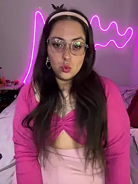 Snapshot of Mizztikaa chatting on December 2024 02:02:01 AM Mizztikaa online show from December 2024 02:02:01 AM