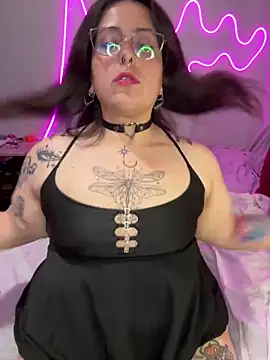 Snapshot of Mizztikaa chatting on December 2024 02:27:01 AM Mizztikaa online show from December 2024 02:27:01 AM