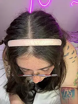 Snapshot of Mizztikaa chatting on January 2025 02:14:01 AM Mizztikaa online show from January 2025 02:14:01 AM