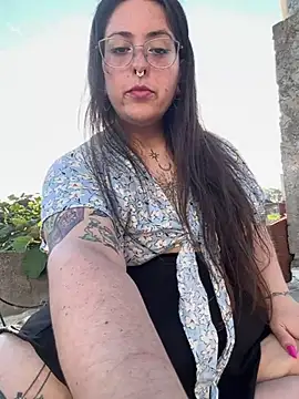 Snapshot of Mizztikaa chatting on January 2025 10:01:01 PM Mizztikaa online show from January 2025 10:01:01 PM