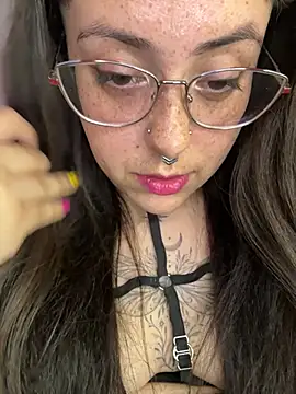 Snapshot of Mizztikaa chatting on February 2025 03:41:01 AM Mizztikaa online show from February 2025 03:41:01 AM