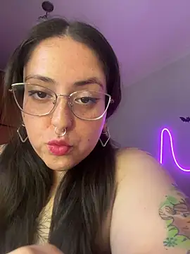 Snapshot of Mizztikaa chatting on November 2025 05:57:01 PM Mizztikaa online show from November 2025 05:57:01 PM