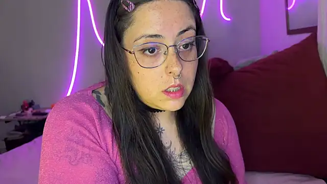 Snapshot of Mizztikaa chatting on December 2025 07:52:02 PM Mizztikaa online show from December 2025 07:52:02 PM