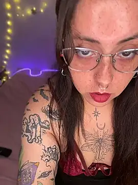 Snapshot of Mizztikaa chatting on May 2026 06:35:01 PM Mizztikaa online show from May 2026 06:35:01 PM