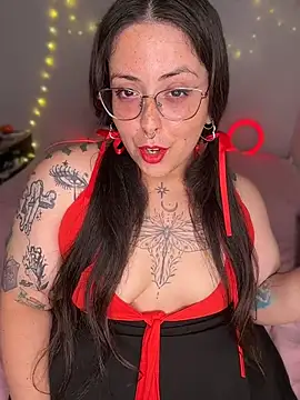 Snapshot of Mizztikaa chatting on May 2026 07:22:01 PM Mizztikaa online show from May 2026 07:22:01 PM
