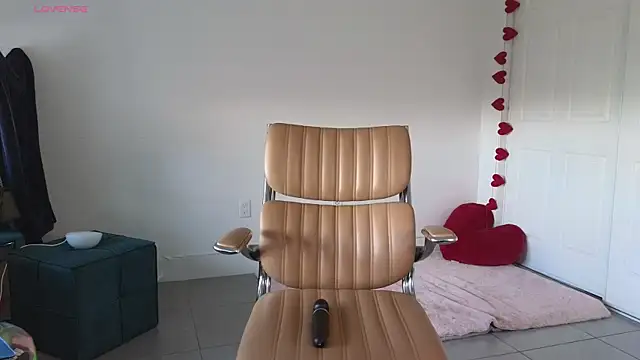 Sapphir3xoxo online show from February 2025 09:18:01 PM