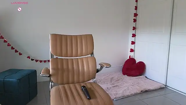 Sapphir3xoxo online show from February 2025 03:16:01 PM